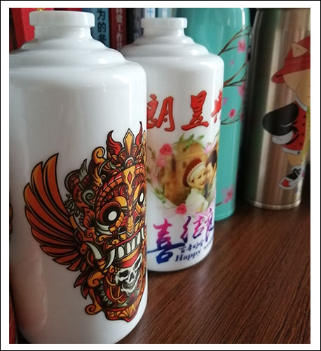 uv平板機打印的酒瓶.jpg